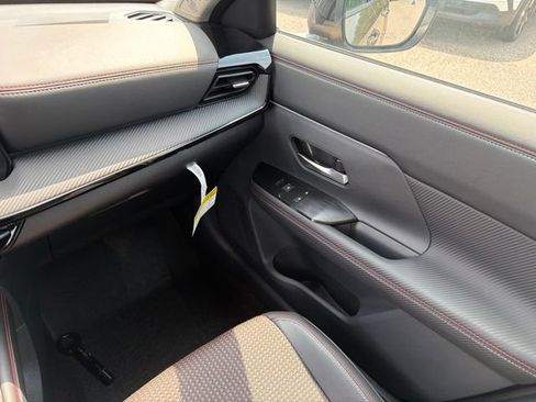 New 2026 Nissan Kicks SR FWD image 19