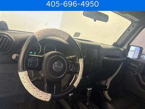 Used 2012 Jeep Wrangler Unlimited Sahara AWD/4WD image 2