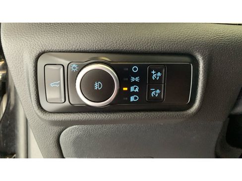Used 2023 Ford Explorer XLT w/ Equipment Group 202A AWD/4WD image 32