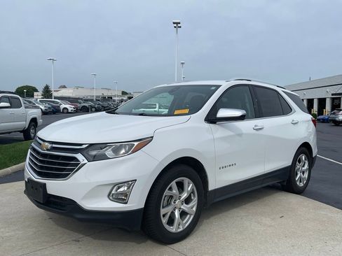 Used 2018 Chevrolet Equinox Premier FWD image 3