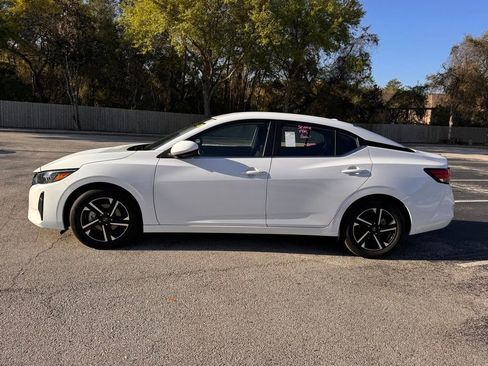 Used 2025 Nissan Sentra SV image 4