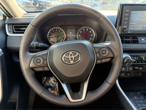 Used 2021 Toyota RAV4 XLE w/ Convenience Package image 15