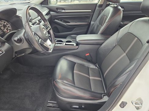 Used 2024 Nissan Altima 2.5 SR FWD image 14