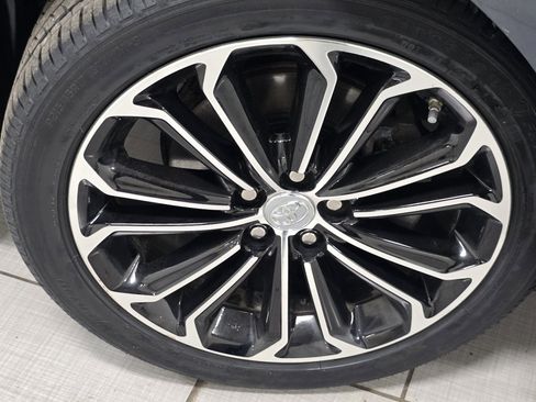 Used 2016 Toyota Corolla S Premium image 9