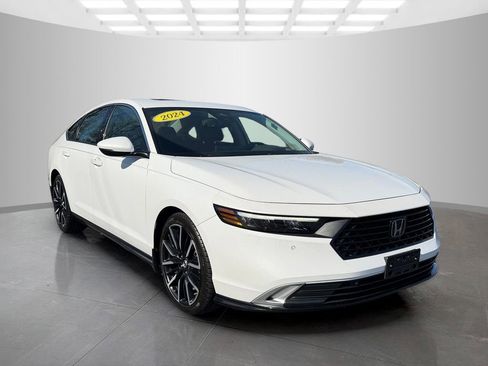 Used 2024 Honda Accord Touring image 5