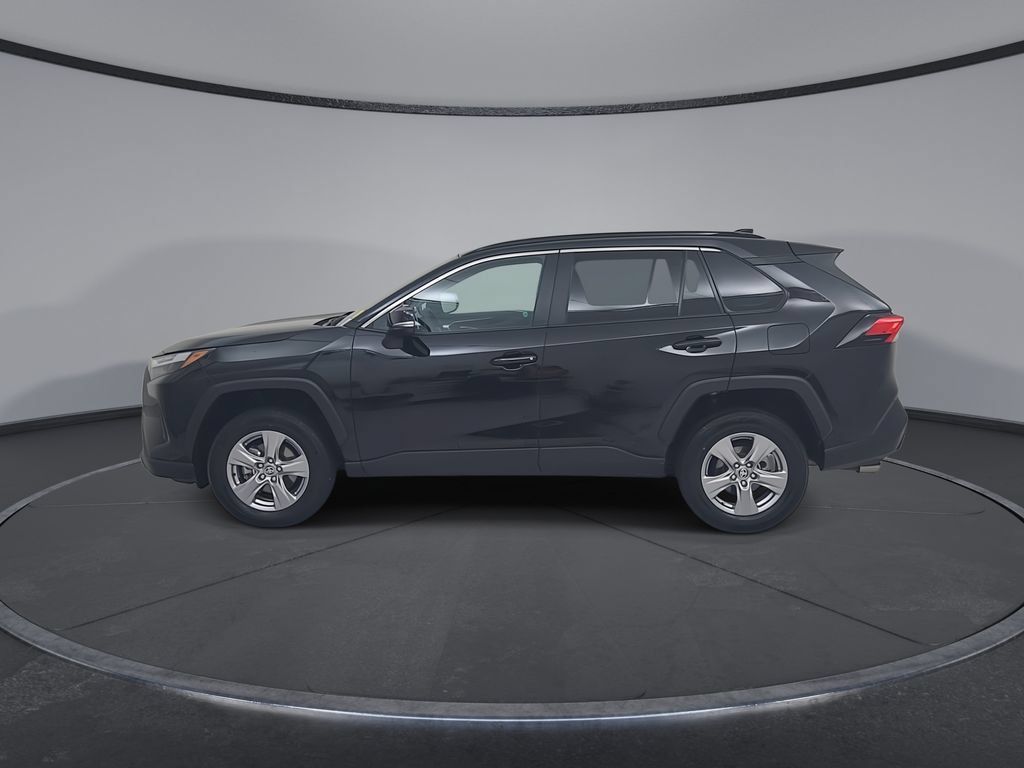 Used 2025 Toyota RAV4 XLE AWD/4WD image 11