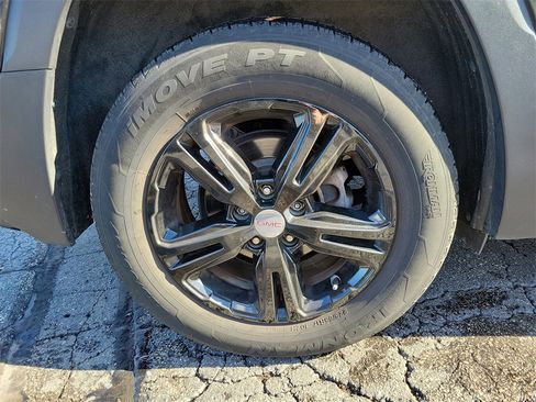 Used 2020 GMC Terrain SLE image 5