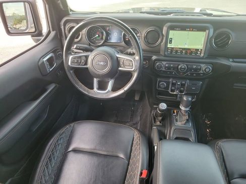 Used 2021 Jeep Wrangler Unlimited Sahara image 7