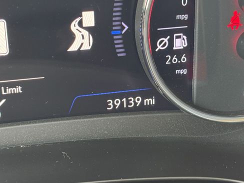 Used 2024 Chevrolet Malibu LT image 40