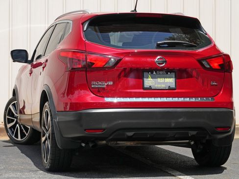 Used 2018 Nissan Rogue Sport SL w/ SL Premium Package FWD image 5
