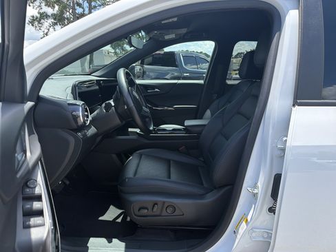Used 2025 Chevrolet Equinox LT w/ Convenience Package II FWD image 26