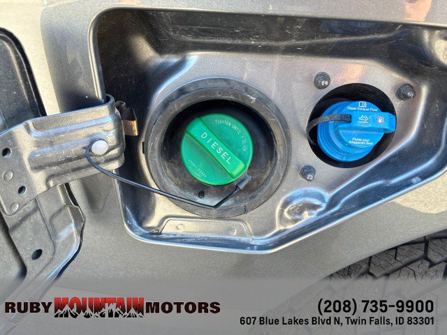 Used 2018 Nissan Titan SV w/ SV Convenience Package AWD/4WD image 28