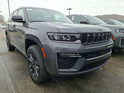 New 2026 Jeep Grand Cherokee L Limited AWD/4WD image 2
