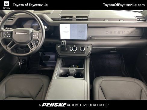 Used 2025 Land Rover Defender 130 X-Dynamic SE AWD/4WD image 18