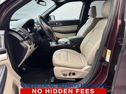 Used 2018 Ford Explorer XLT w/ Equipment Group 202A AWD/4WD image 12