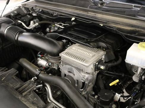 Used 2023 RAM 1500 Laramie image 8