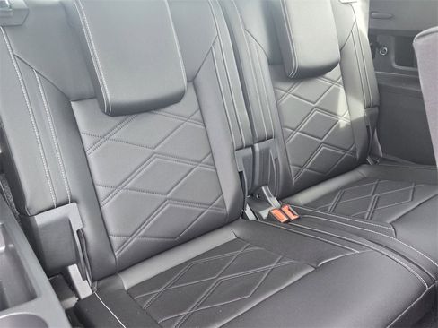 Certified 2025 Volkswagen Atlas SE w/ Panoramic Sunroof Package image 17