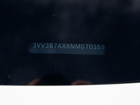 Used 2022 Volkswagen Tiguan SE image 31