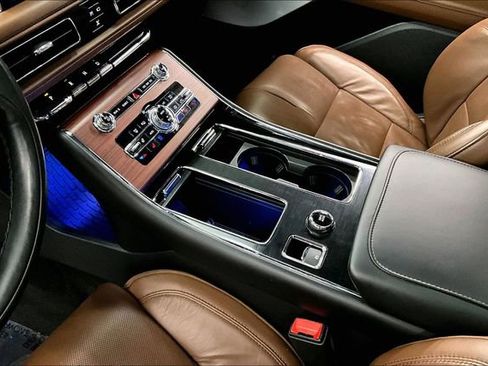 Used 2023 Lincoln Aviator Reserve w/ Equipment Group 201A AWD/4WD image 17
