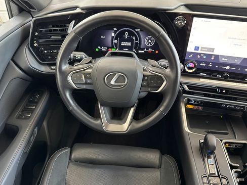 Certified 2026 Lexus TX 550h AWD Plug-In Hybrid w/ Technology Package image 18