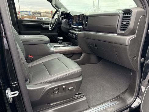 Used 2022 Chevrolet Silverado 1500 LTZ image 36