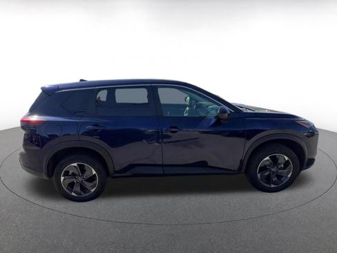 Used 2025 Nissan Rogue SV AWD/4WD image 16