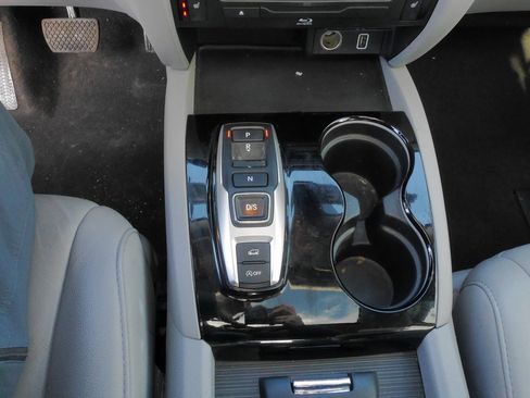 Used 2020 Honda Pilot Touring image 30