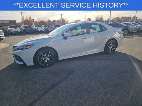 Used 2022 Toyota Camry SE image 11