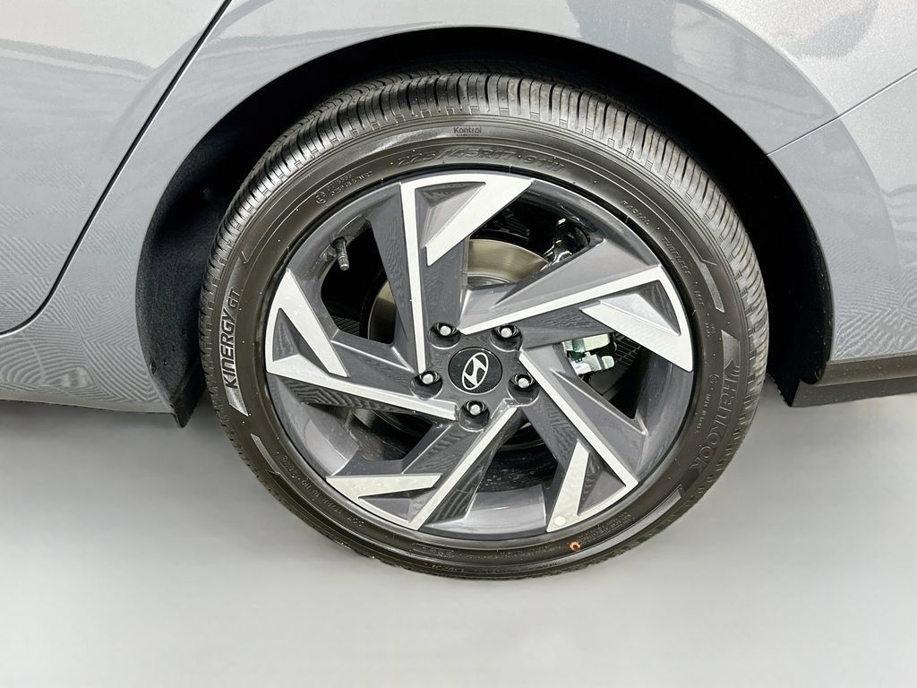 New 2026 Hyundai Elantra Limited FWD image 22