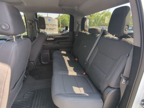 Used 2023 GMC Sierra 1500 SLE w/ X31 Off-Road Package AWD/4WD image 16