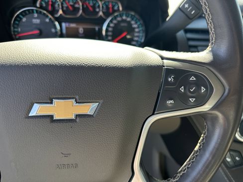 Used 2018 Chevrolet Suburban LT image 27
