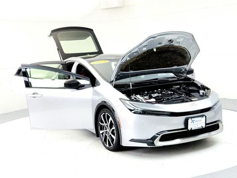Used 2024 Toyota Prius Prime image 9
