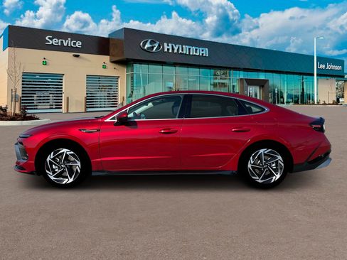 New 2025 Hyundai Sonata SEL FWD image 3