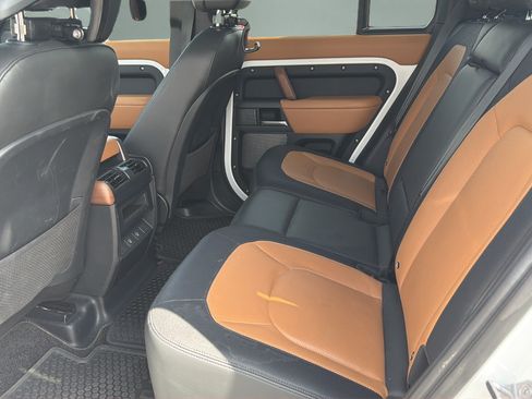 Used 2024 Land Rover Defender 110 X-Dynamic SE AWD/4WD image 18