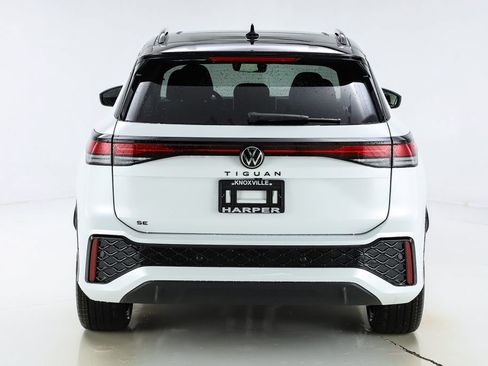 New 2026 Volkswagen Tiguan SE R-Line image 8