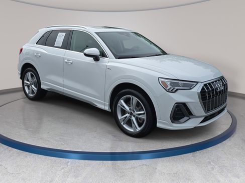 Used 2024 Audi Q3 2.0T Premium Plus w/ Premium Plus Package AWD/4WD image 3