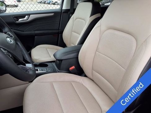 Certified 2022 Ford Escape SEL AWD/4WD image 3