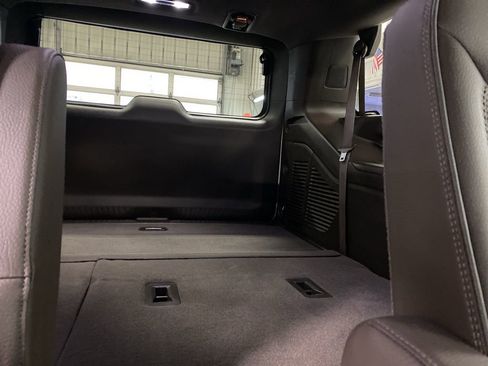 Used 2021 GMC Yukon Denali w/ Denali Premium Package image 31