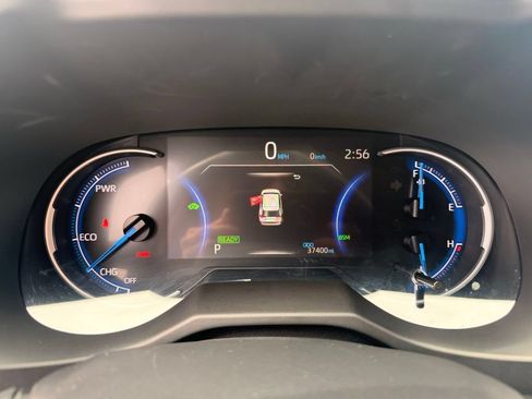 Used 2025 Toyota RAV4 XLE AWD/4WD image 12
