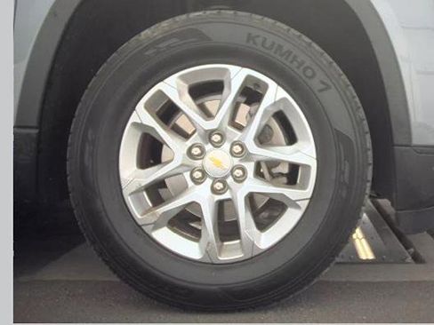 Used 2018 Chevrolet Traverse LS FWD image 8