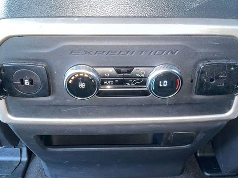 Used 2024 Ford Expedition XLT image 15
