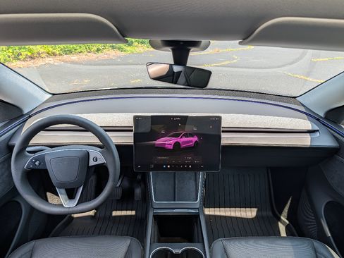 Used 2026 Tesla Model Y Long Range AWD/4WD image 31