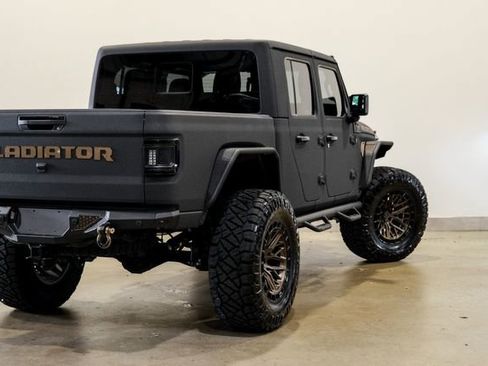 Used 2025 Jeep Gladiator Rubicon w/ Safety Group AWD/4WD image 40