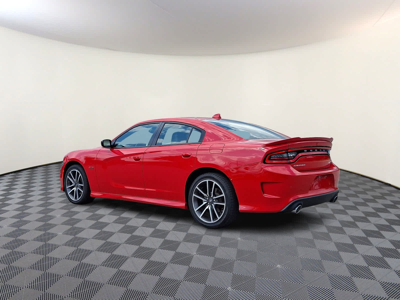 Used 2023 Dodge Charger R/T w/ Plus Group RWD image 7