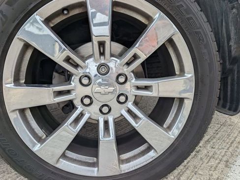 Used 2013 Chevrolet Avalanche LTZ image 6