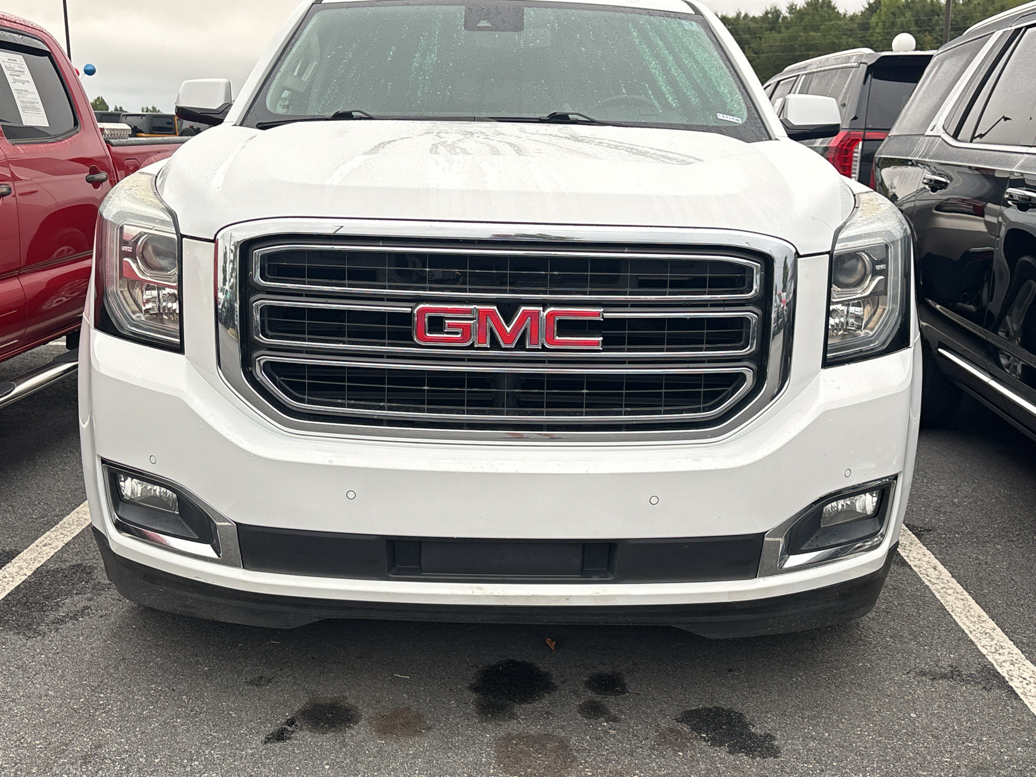 Used 2017 GMC Yukon SLT AWD/4WD image 2