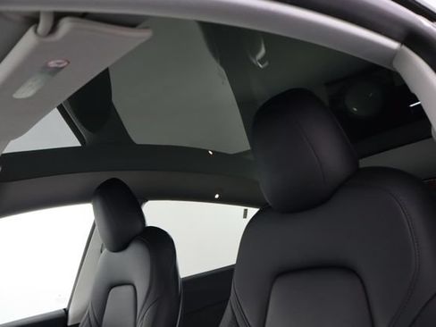 Used 2023 Tesla Model Y Long Range AWD/4WD image 19