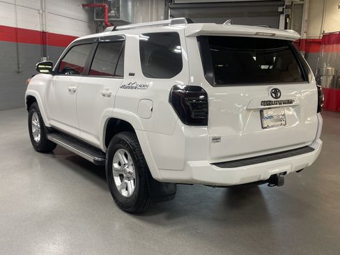 Used 2019 Toyota 4Runner SR5 Premium image 8