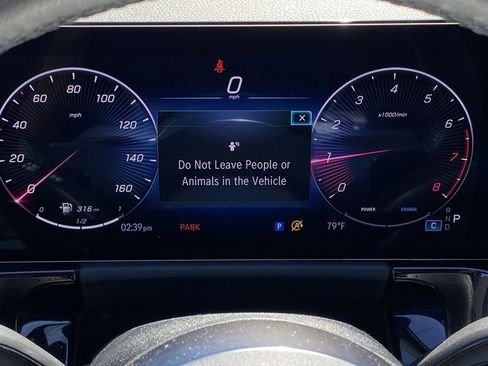 Used 2025 Mercedes-Benz GLA 250 image 11