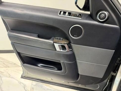 Used 2018 Land Rover Range Rover Sport HSE image 10